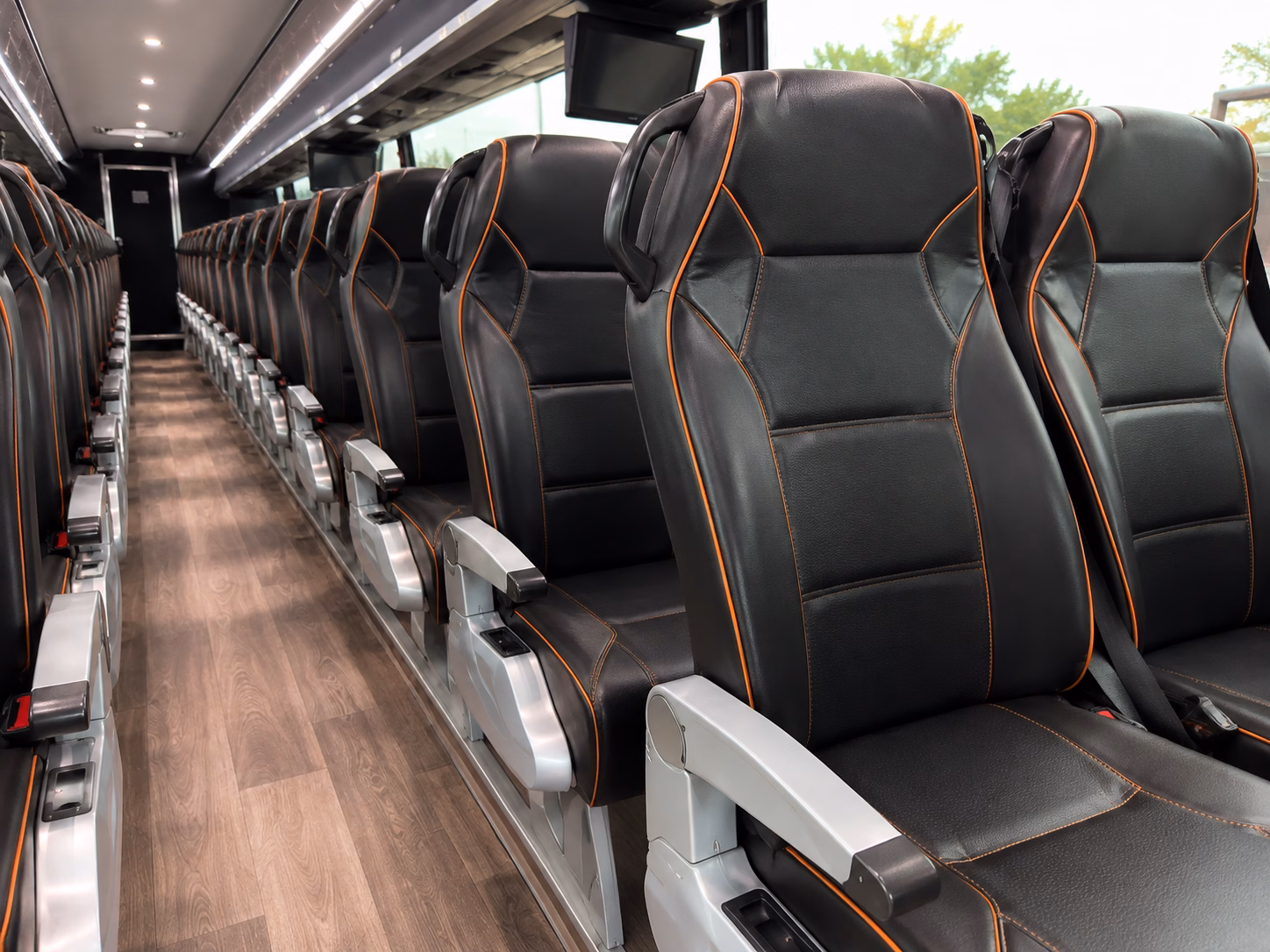 shuttle buses between torrance hotels and wayfarers chapel